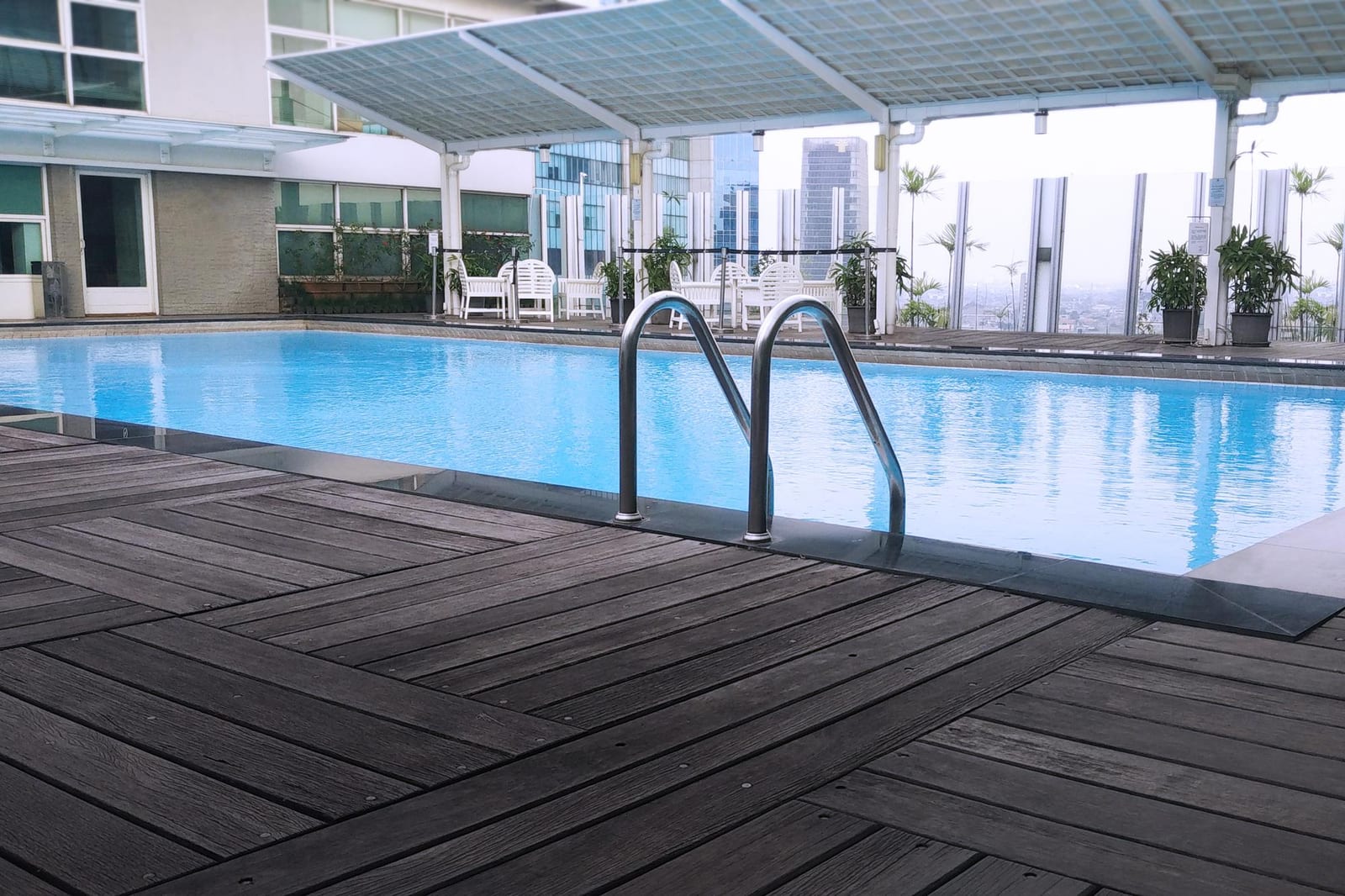 10. Preventing Algae Growth in Humid vs. Dry Climates — pool service business insights