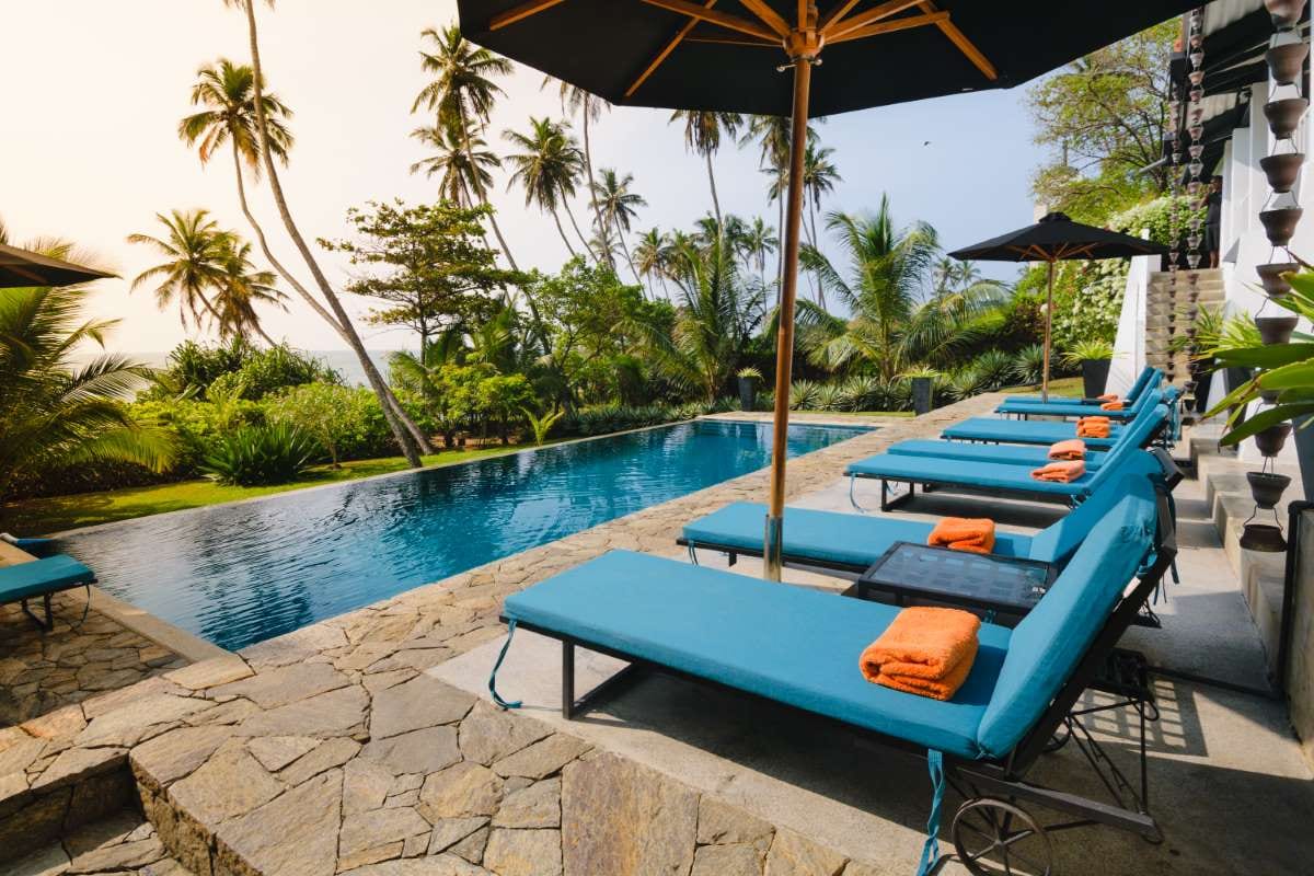 How to Start a Pool Cleaning Business: San Diego, Santa Ana, Downey, Antioch, Rancho Cucamonga, CA — pool service business insights