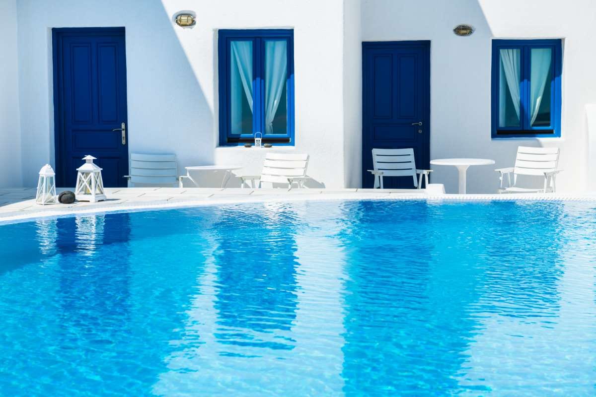 How Vacation Homes Affect Pool Maintenance Schedules — pool service business insights