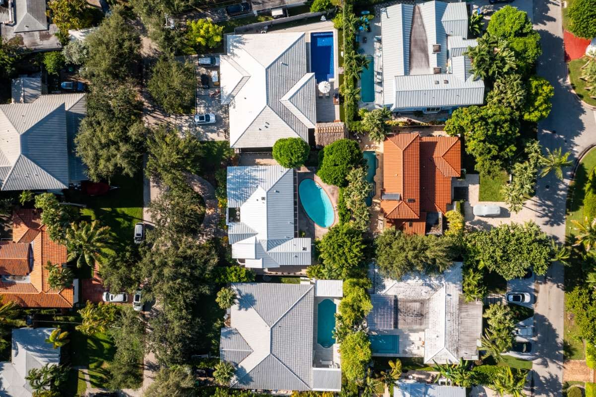 Key Competitive Factors in San Diego County’s Pool Market — pool service business insights