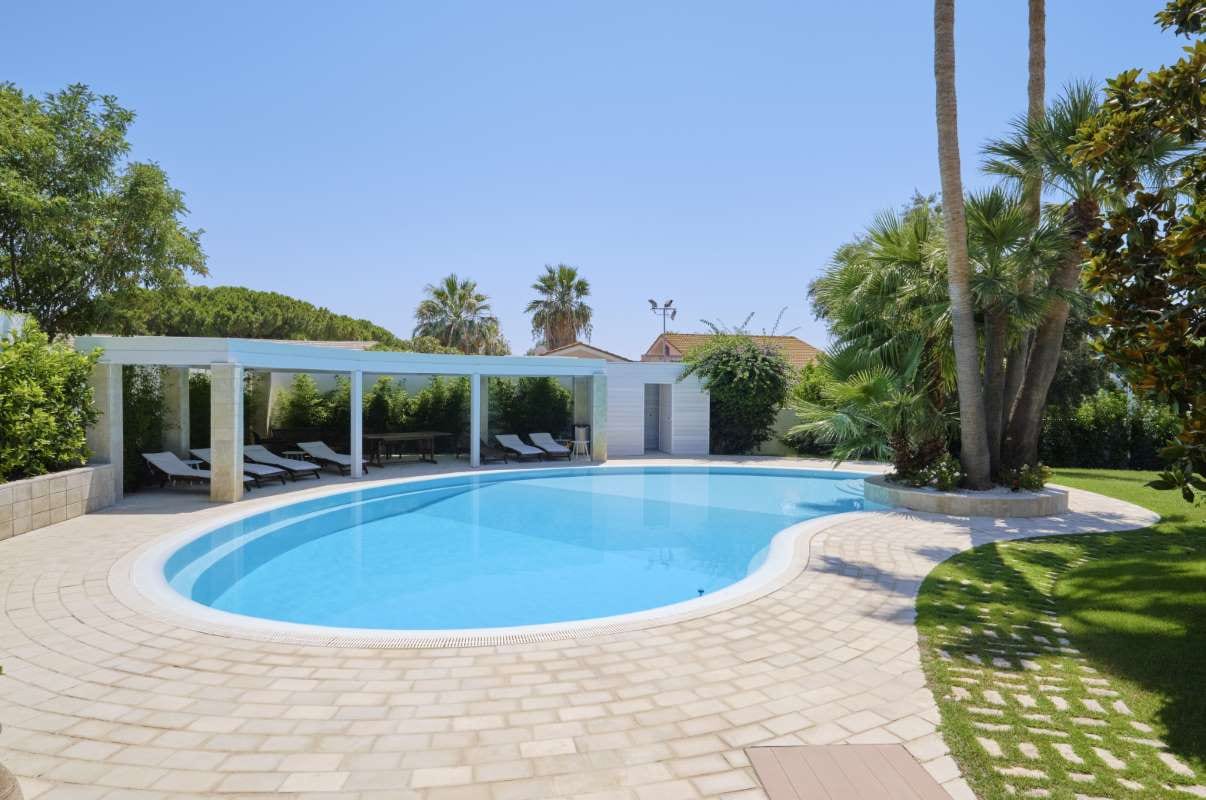 Pool Routes For Sale Texas: Houston, Harris County, Pearland, Denton, Garland, McAllen — pool service business insights