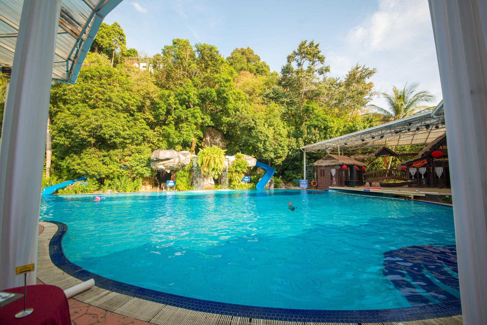 The Best Maintenance Routines for Saltwater Systems — pool service business insights