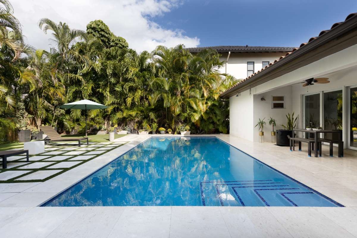 The Impact of UV Exposure on Chlorine Levels — pool service business insights