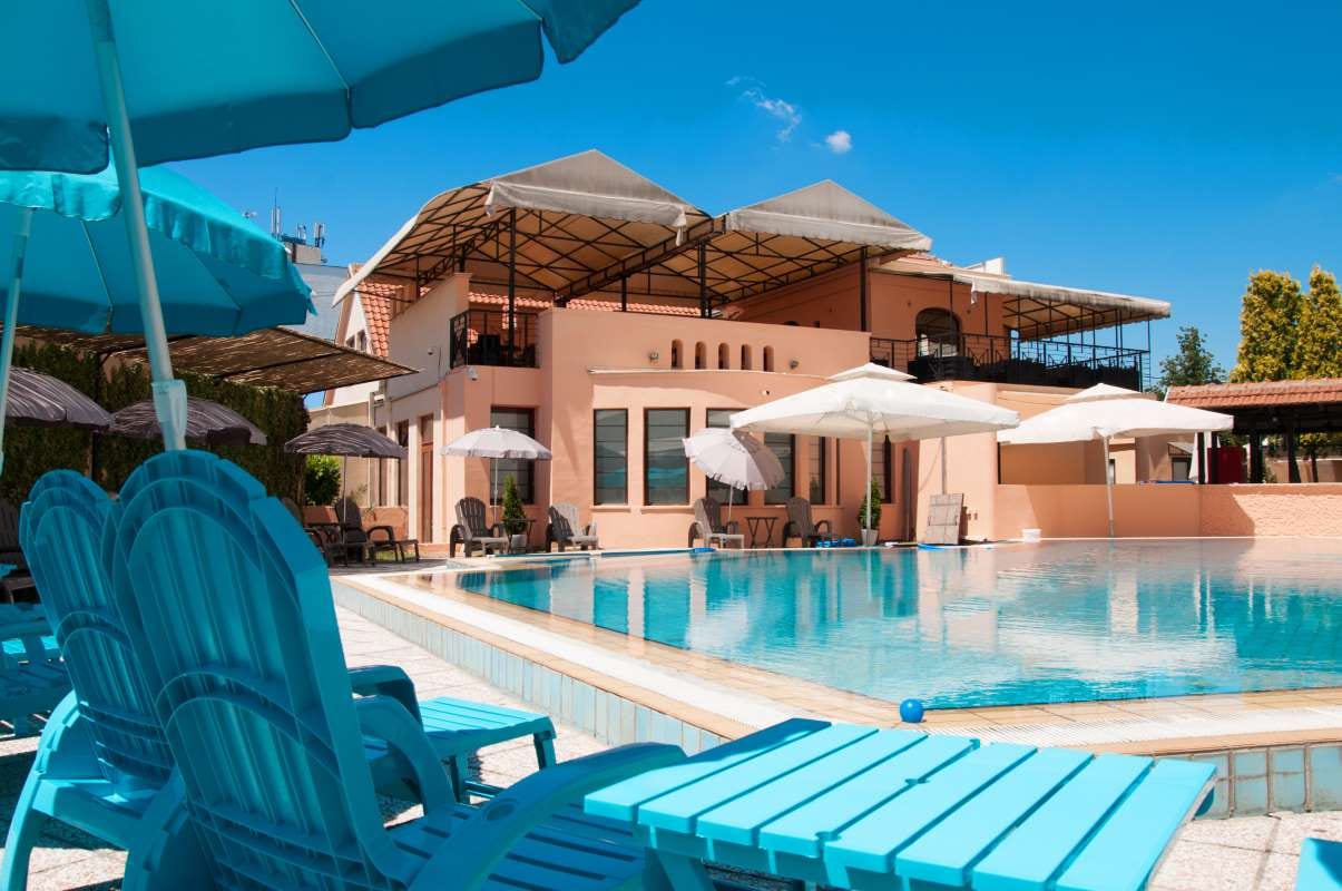 What is a Pool Service Route : Pleasanton, Kissimmee, Spring Creek, Spanish Springs, Cold Springs, Florida and Nevada — pool service business insights