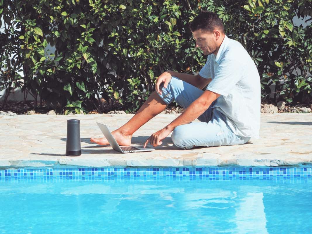 What Makes Huntington Beach a Year-Round Pool Service Market — pool service business insights