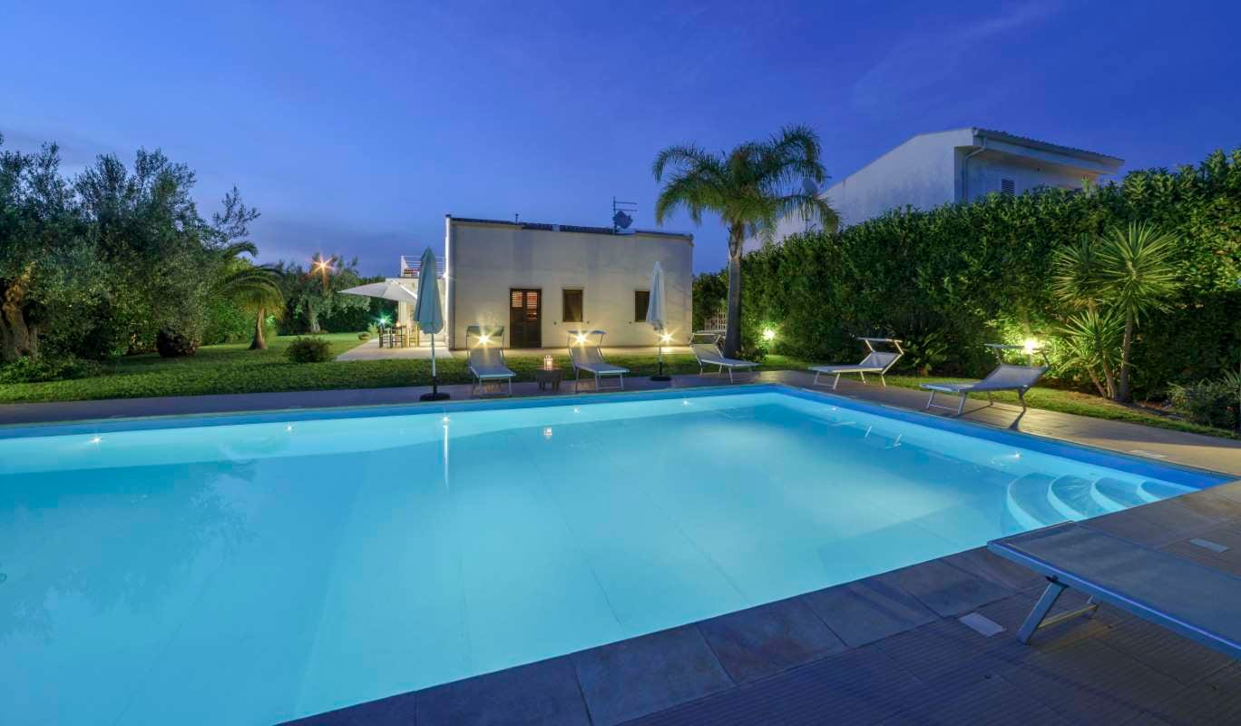 When to Offer Equipment Add-Ons in **Flagstaff, Arizona** — pool service business insights