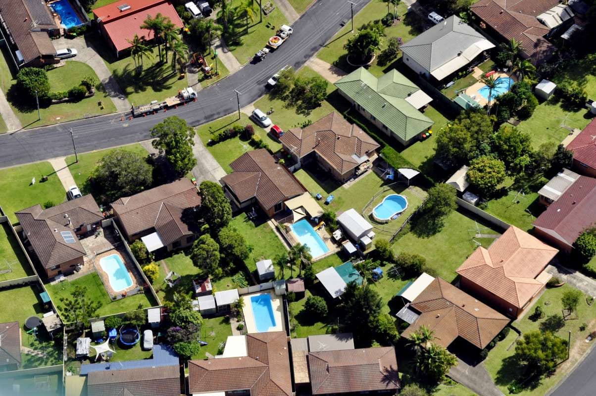 Why Dallas County Remains a Competitive Pool Service Market — pool service business insights