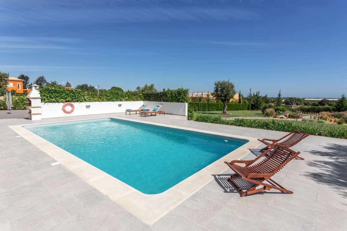 Why Pool Routes Will Continue to Thrive Amid Technological Change — pool service business insights