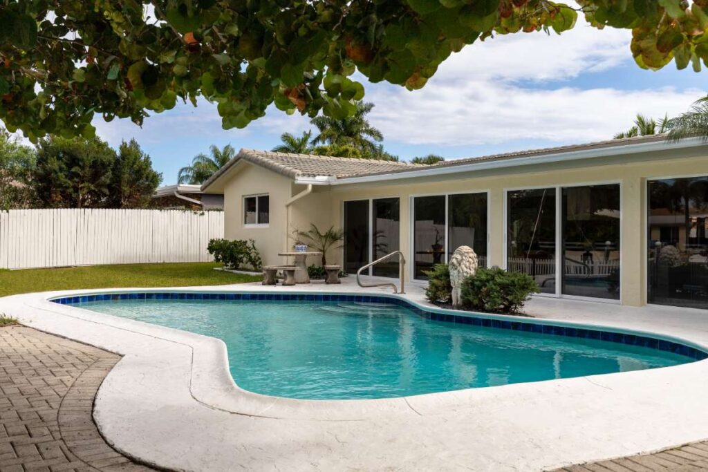 Pool Routes for Sale in North Fort Myers, Sanford, Winter Garden, Neptune Beach, and Doral, Florida: Premium Pool Routes