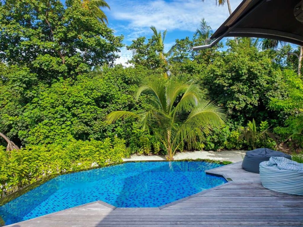 How to Inspect Pool Lights for Electrical Safety
