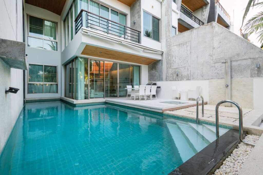 Starting a Pool Route in Phoenix: Market Tips for Beginners