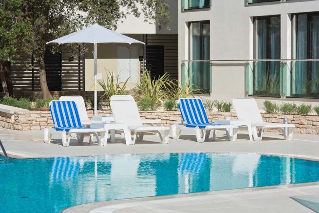 Pool Business Start-Up Costs: What’s Optional vs. Essential