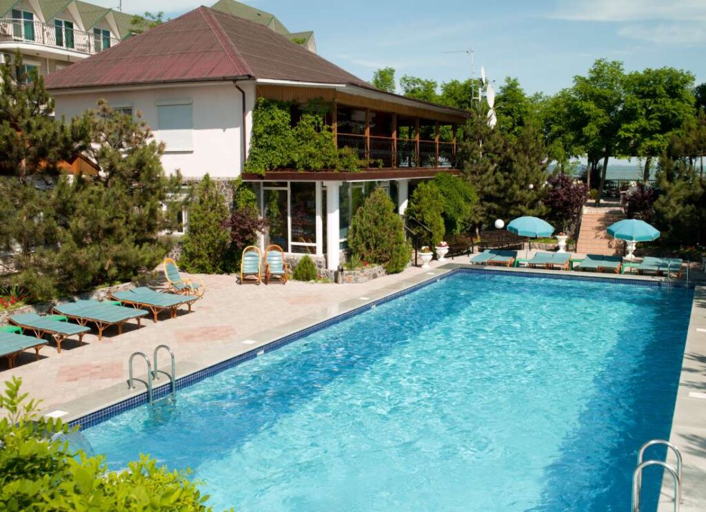 Why Pool Service Entrepreneurs Are Flocking to Chandler, Arizona